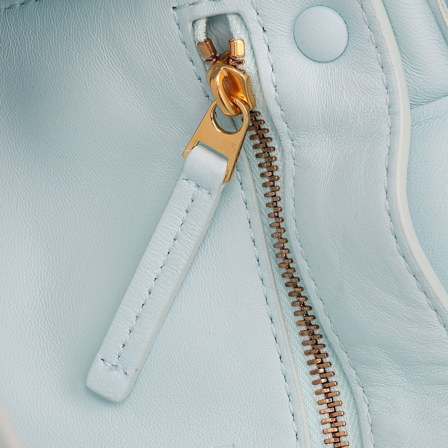 Bottega Veneta Puffed Leather Cassette Crossbody (SHF-WwMbsR)