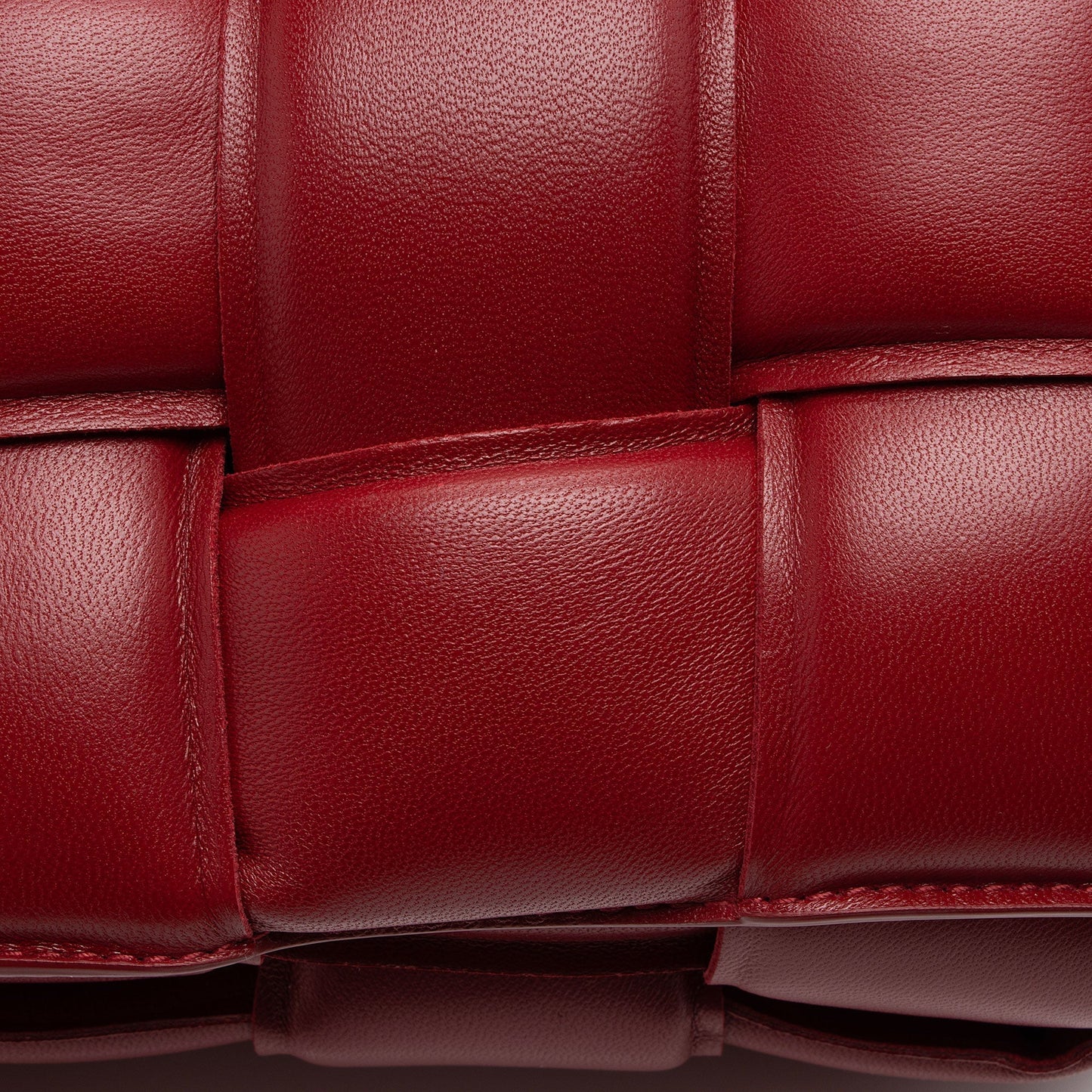 Bottega Veneta Puffed Leather Cassette Crossbody (SHF-WyihDy)