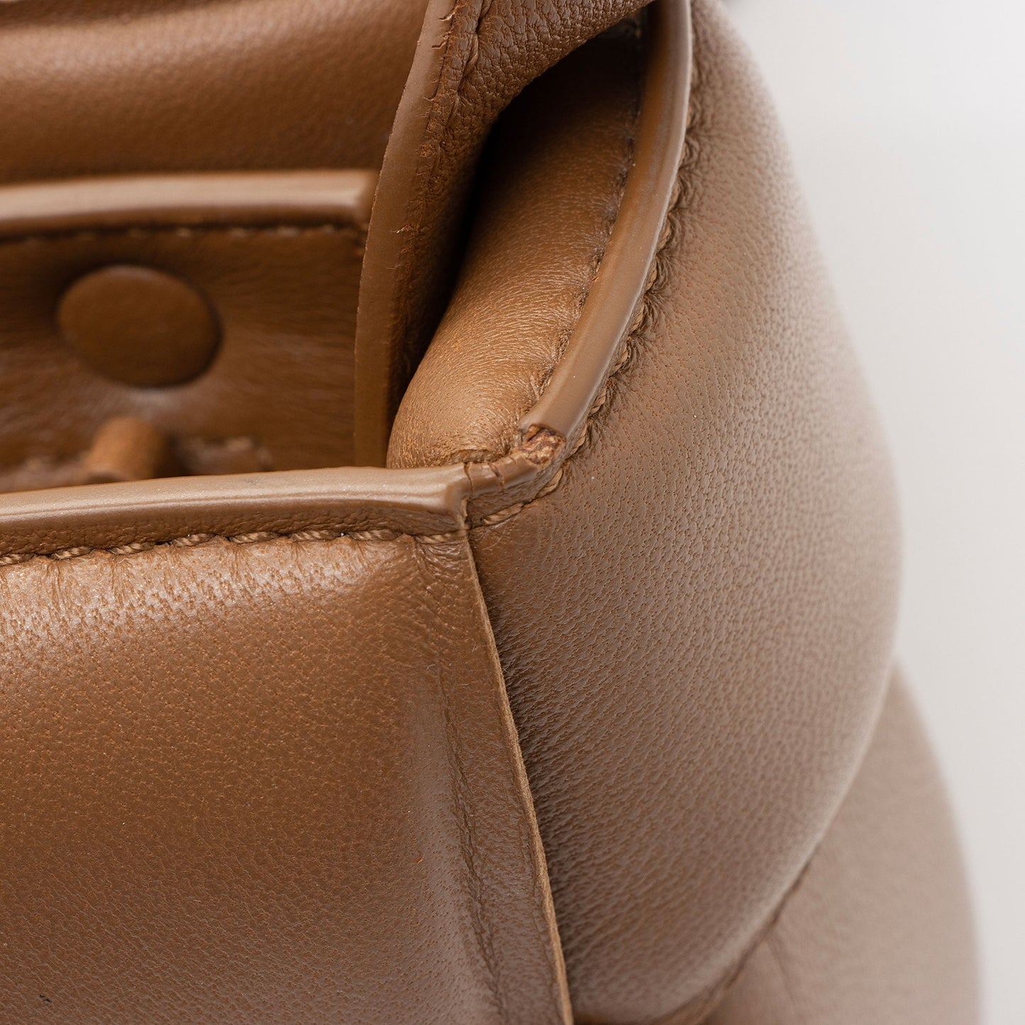 Bottega Veneta Puffed Leather Cassette Crossbody (SHF-pZjH9O)