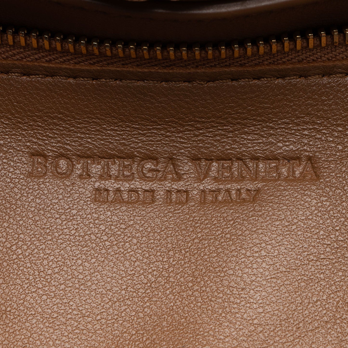 Bottega Veneta Puffed Leather Cassette Crossbody (SHF-pZjH9O)