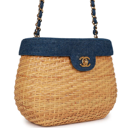 Chanel Luxury Leather Gold Handbag Leather