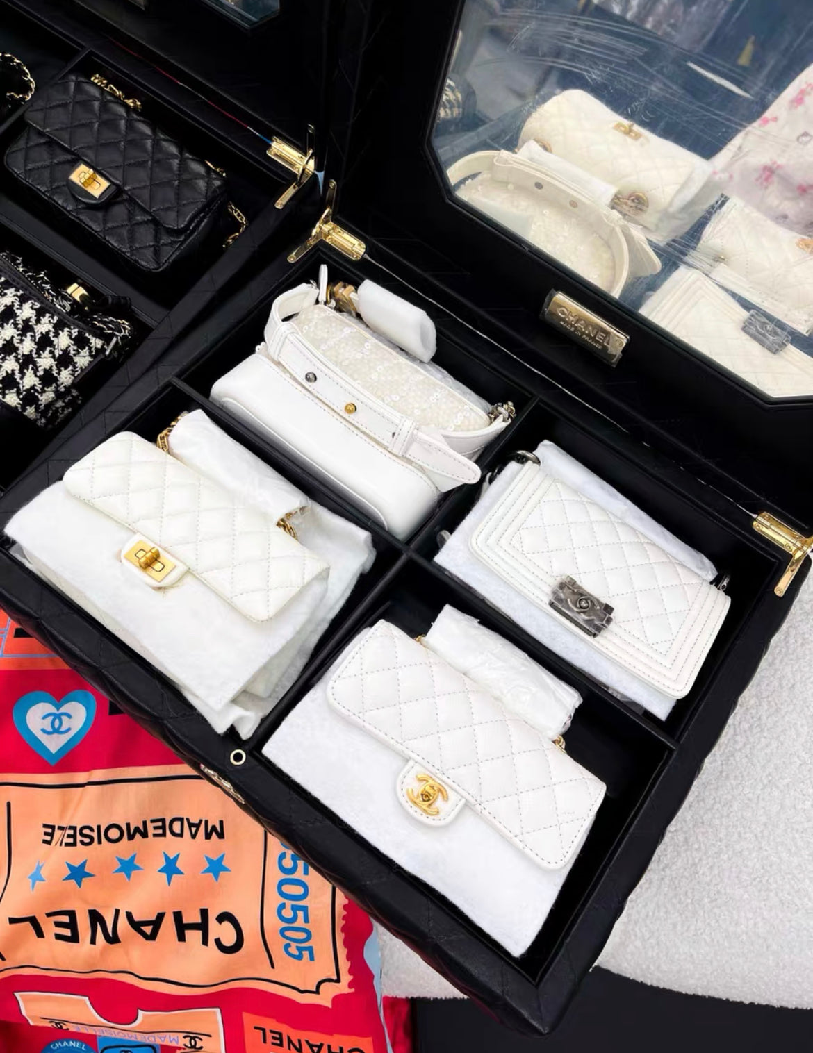 Chanel Set Of 4 White Mini Bags With Quilted Trunk