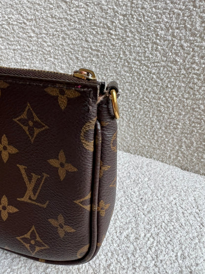 Louis Vuitton Pochette Monogram