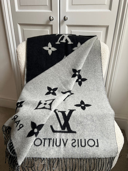 Louis Vuitton Rekyjavik Scarf Black and Grey (RRP £740)