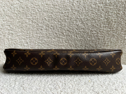 Louis Vuitton Pochette Monogram