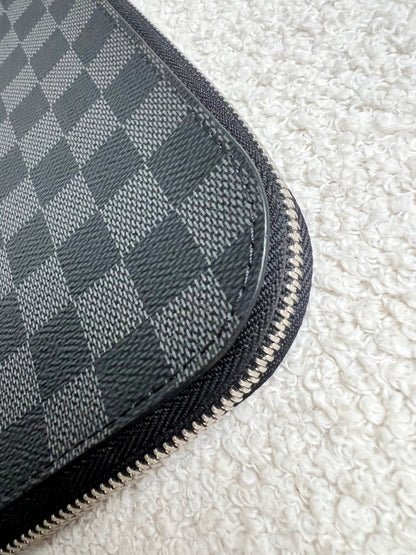Louis Vuitton Pochette Jour GM Damier Graphite