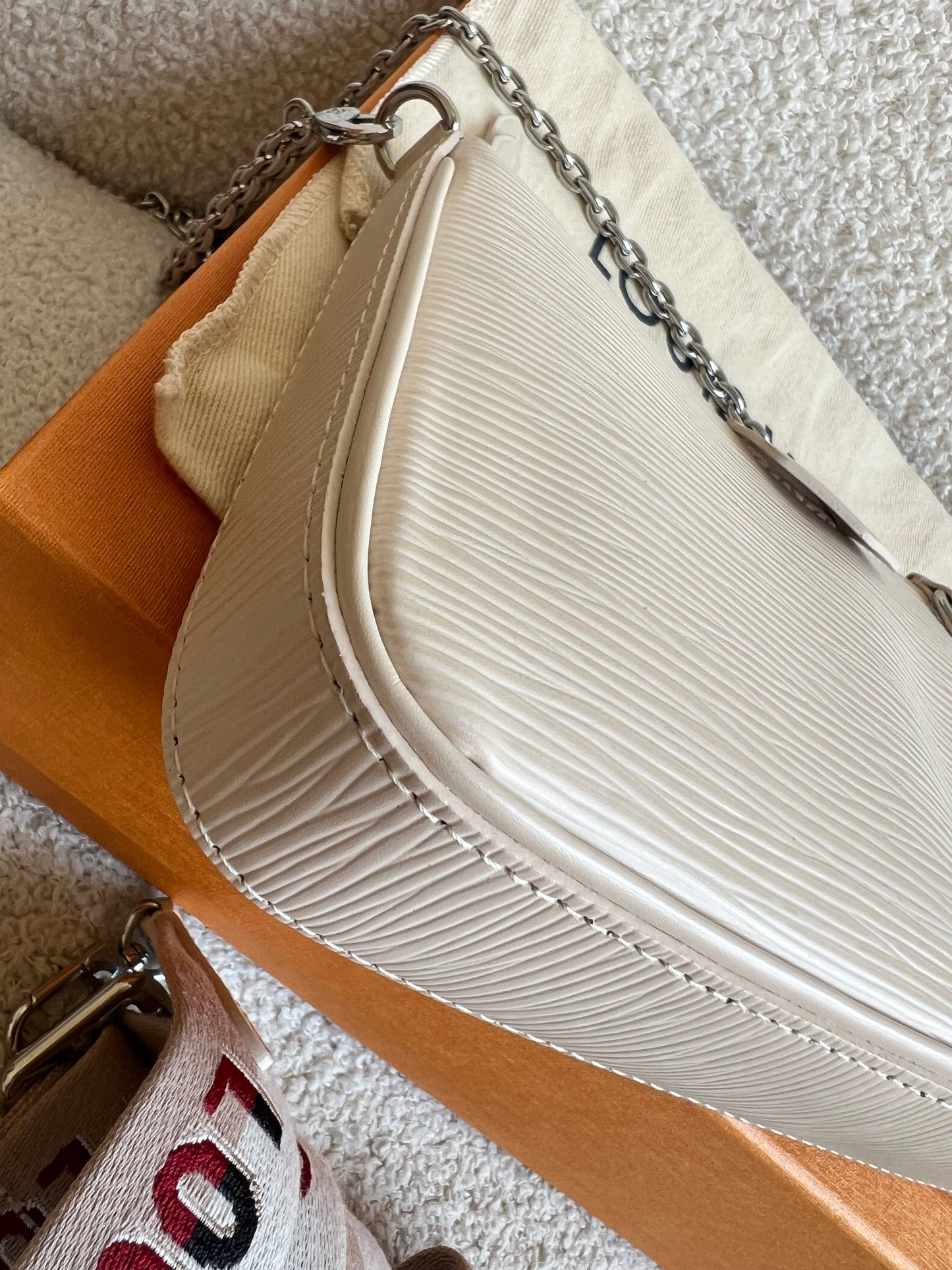 Louis Vuitton Easy Pouch Creme Epi (RRP £1320)