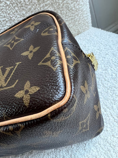 Louis Vuitton Monogram Trousse Toiletry Pouch