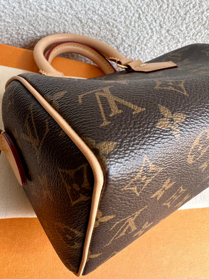 Louis Vuitton Speedy Monogram Bandouliere 20 (RRP £1680)