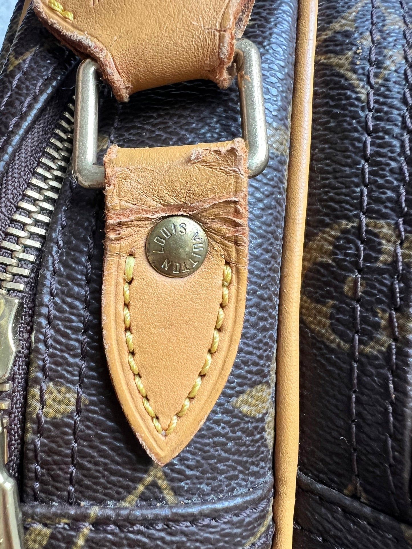 Lous Vuitton Reporter Monogram