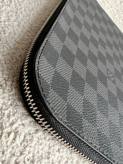 Louis Vuitton Pochette Jour GM Damier Graphite