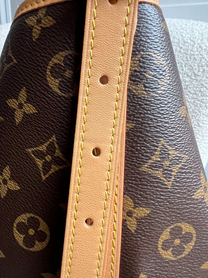 Louis Vuitton Carryall MM Monogram Canvas (RRP £2370)
