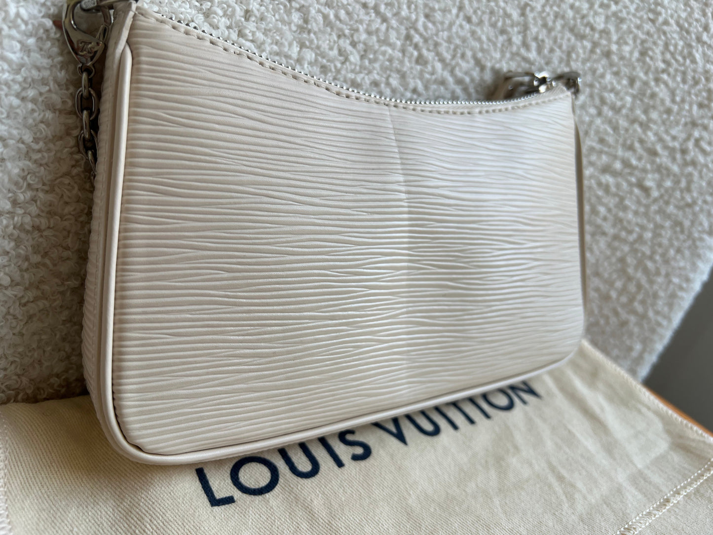 Louis Vuitton Easy Pouch Creme Epi (RRP £1320)