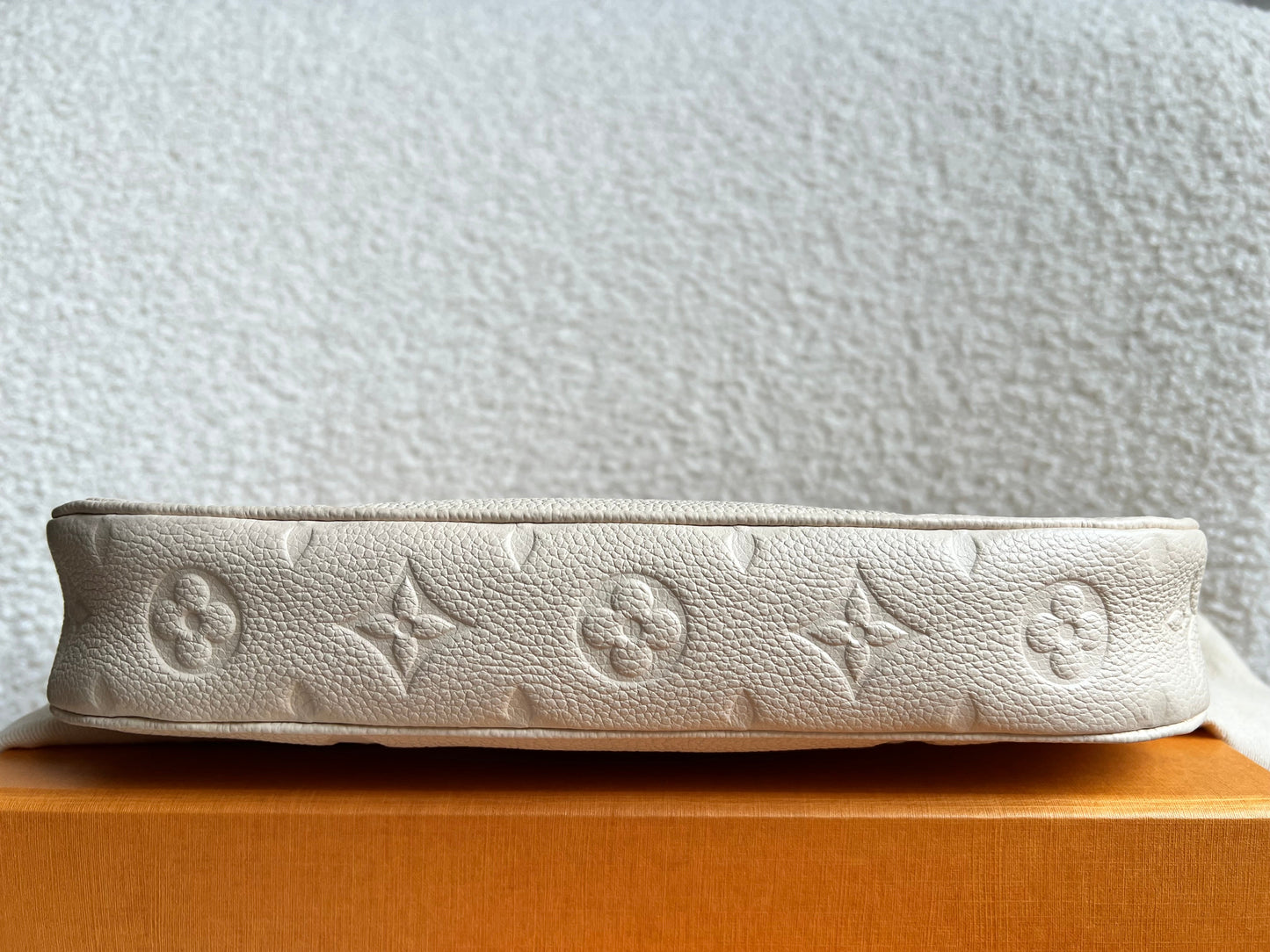 Louis Vuitton Multi Pochette Accessoires Creme Empreinte (RRP £2140)