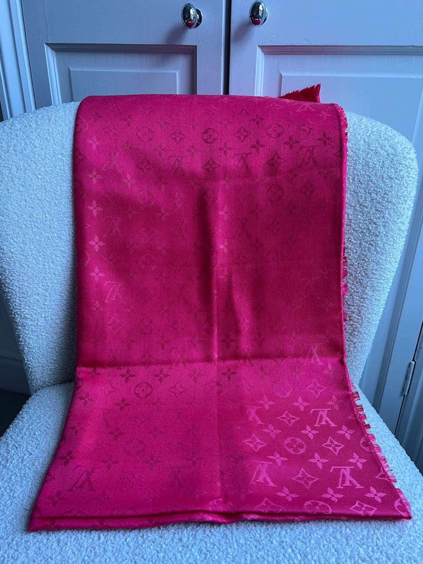 Louis Vuitton Fuchsia Monogram Shawl (RRP £475)