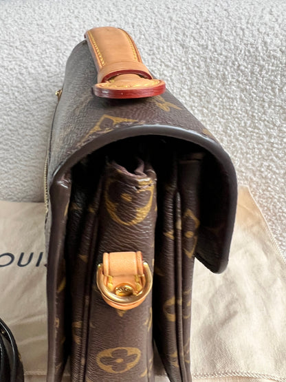 Louis Vuitton Pochette Metis Monogram (RRP £2,020)