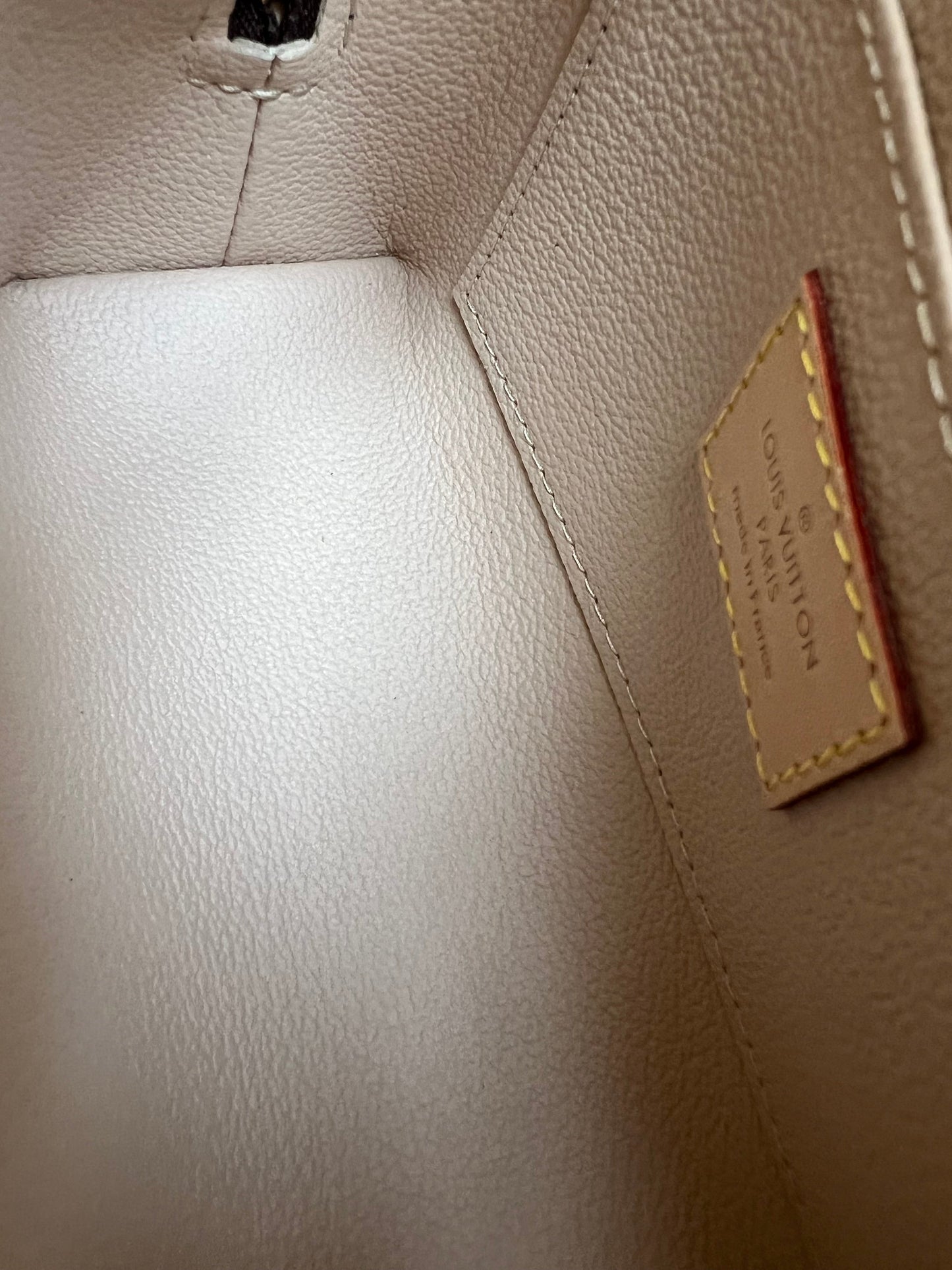 Louis Vuitton Cosmetic Pouch PM Monogram (RRP £425)