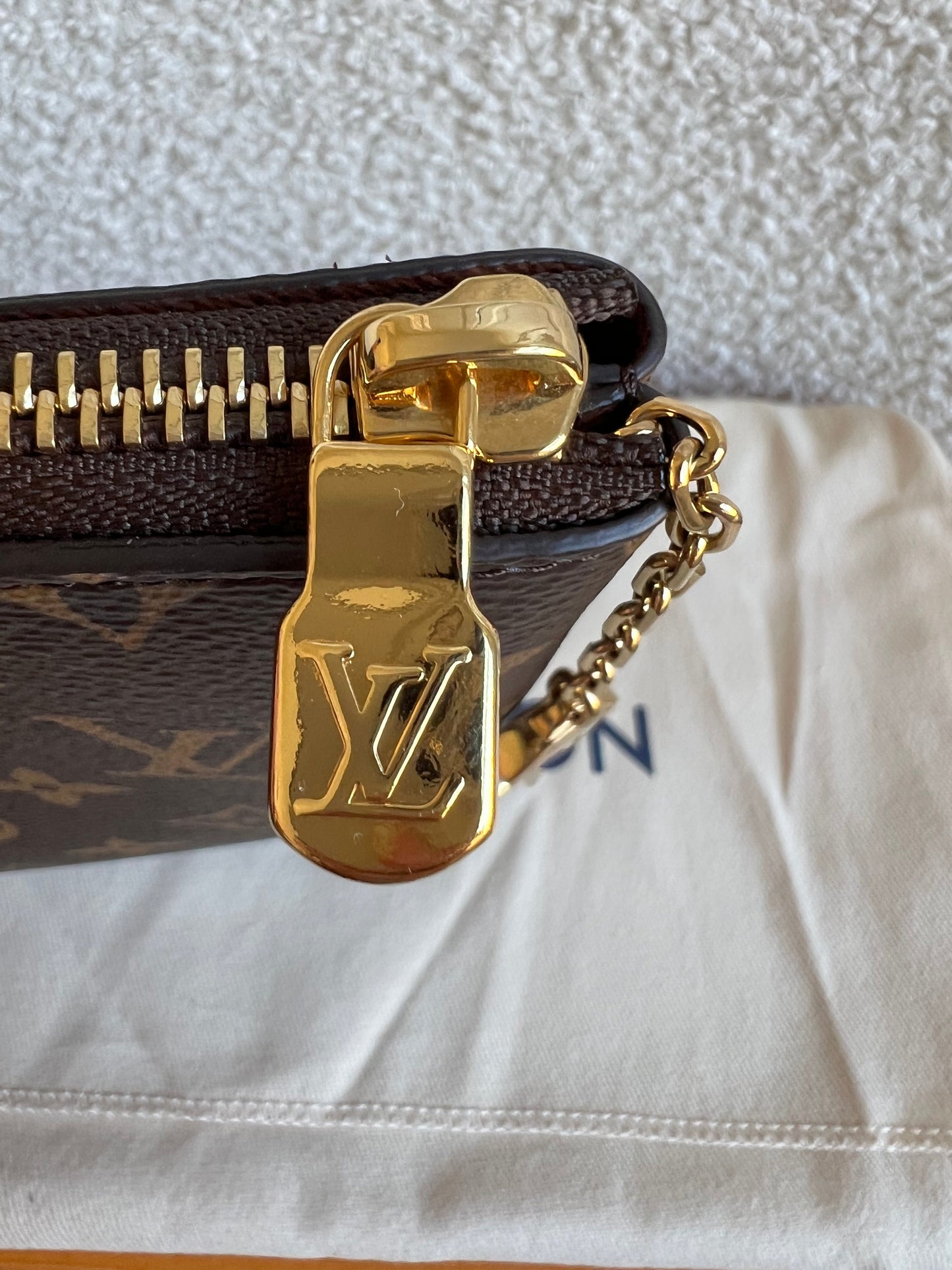 Louis Vuitton M Key Pouch Monogram (RRP £375)