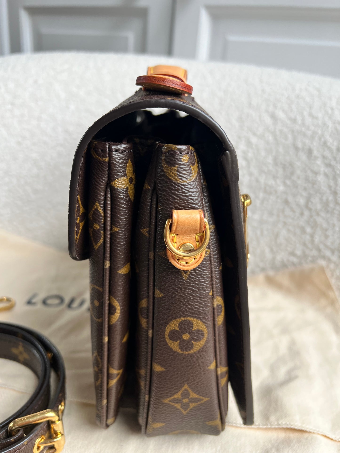 Louis Vuitton Pochette Metis Monogram (RRP £2,020)