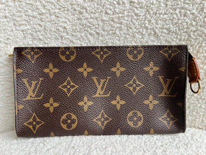 Louis Vuitton Pouch in Monogram