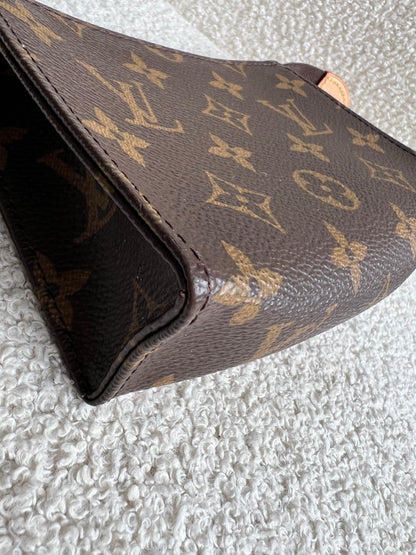 Louis Vuitton Toiletry Pouch 15 Monogram