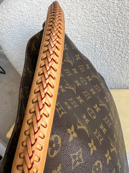 Louis Vuitton Artsy MM Monogram (RRP £1,940)