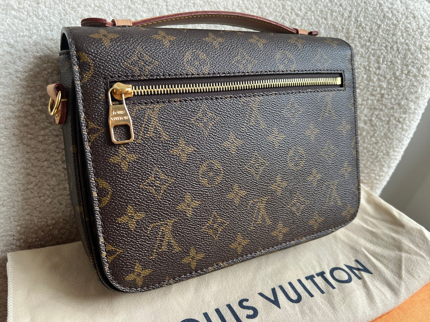 Louis Vuitton Pochette Metis Monogram (RRP £2,020)