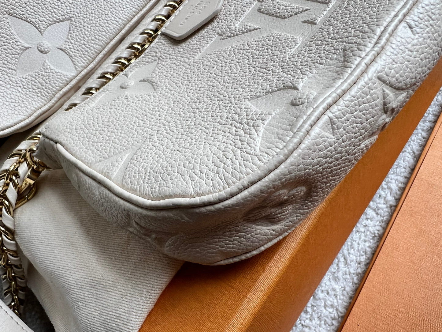 Louis Vuitton Multi Pochette Accessoires Creme Empreinte (RRP £2140)