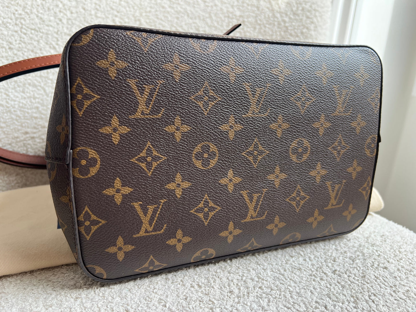 Louis Vuitton Neo Noe Monogram Caramel (RRP £1,560)