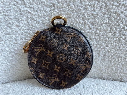 Louis Vuitton Giant Monogram Trio Pouch set