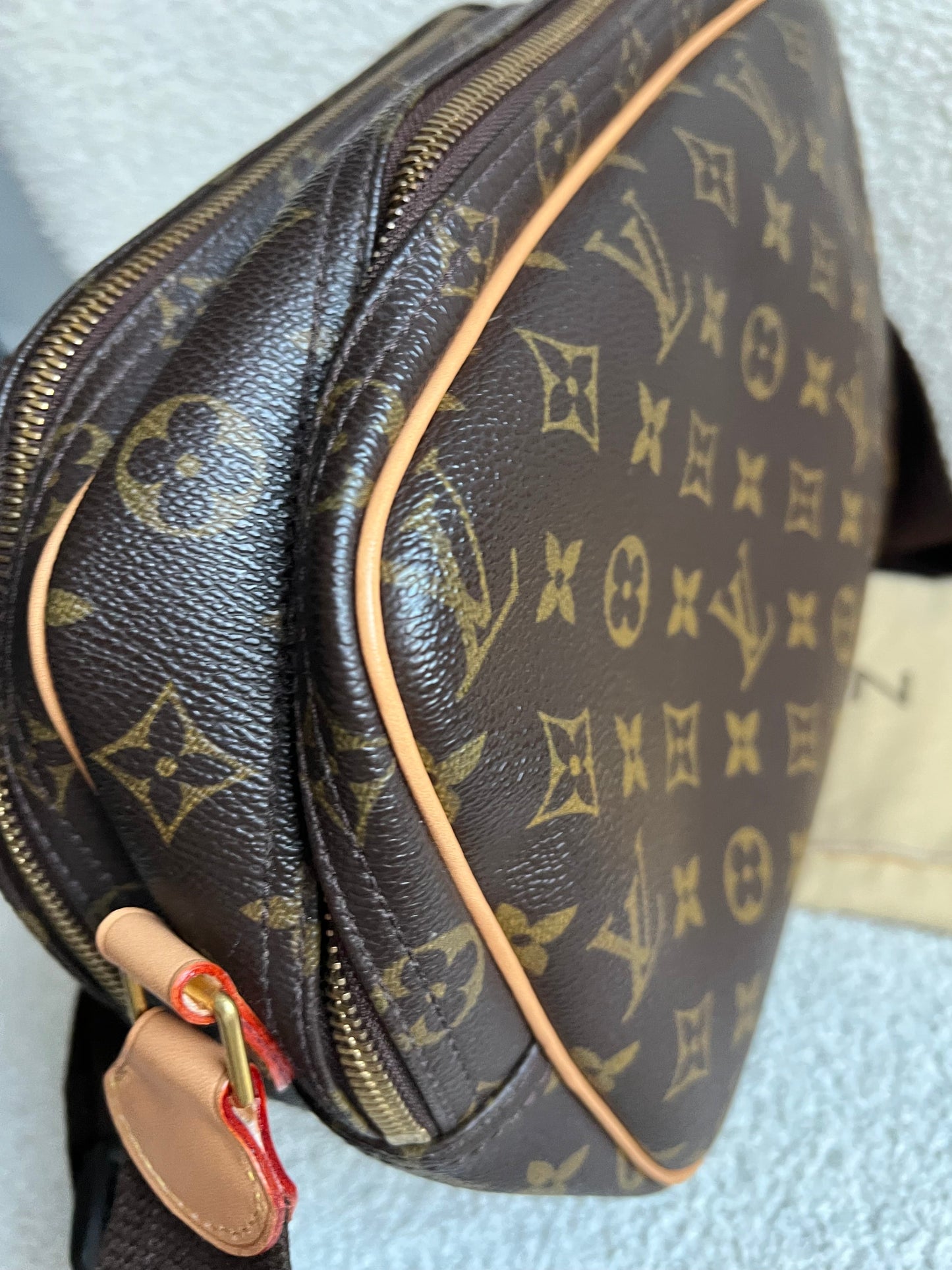 Lous Vuitton Reporter Monogram