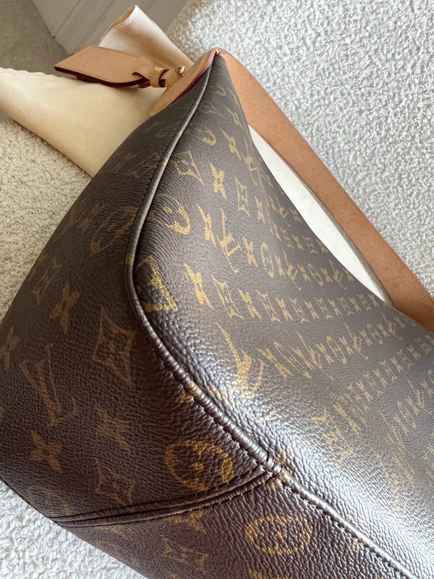 Louis Vuitton Slouchy MM Monogram (RRP £2110)