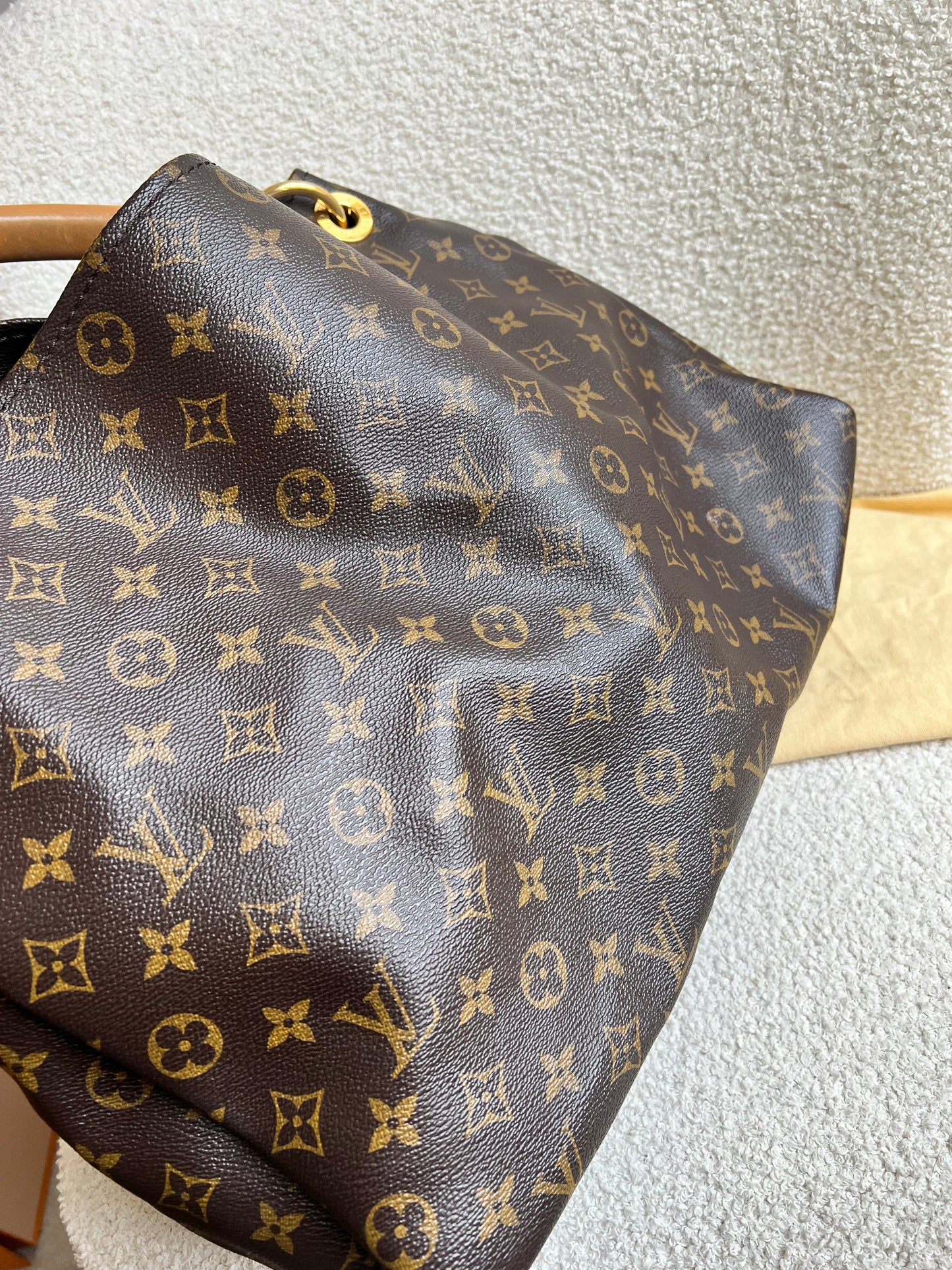 Louis Vuitton Artsy MM Monogram (RRP £1,940)
