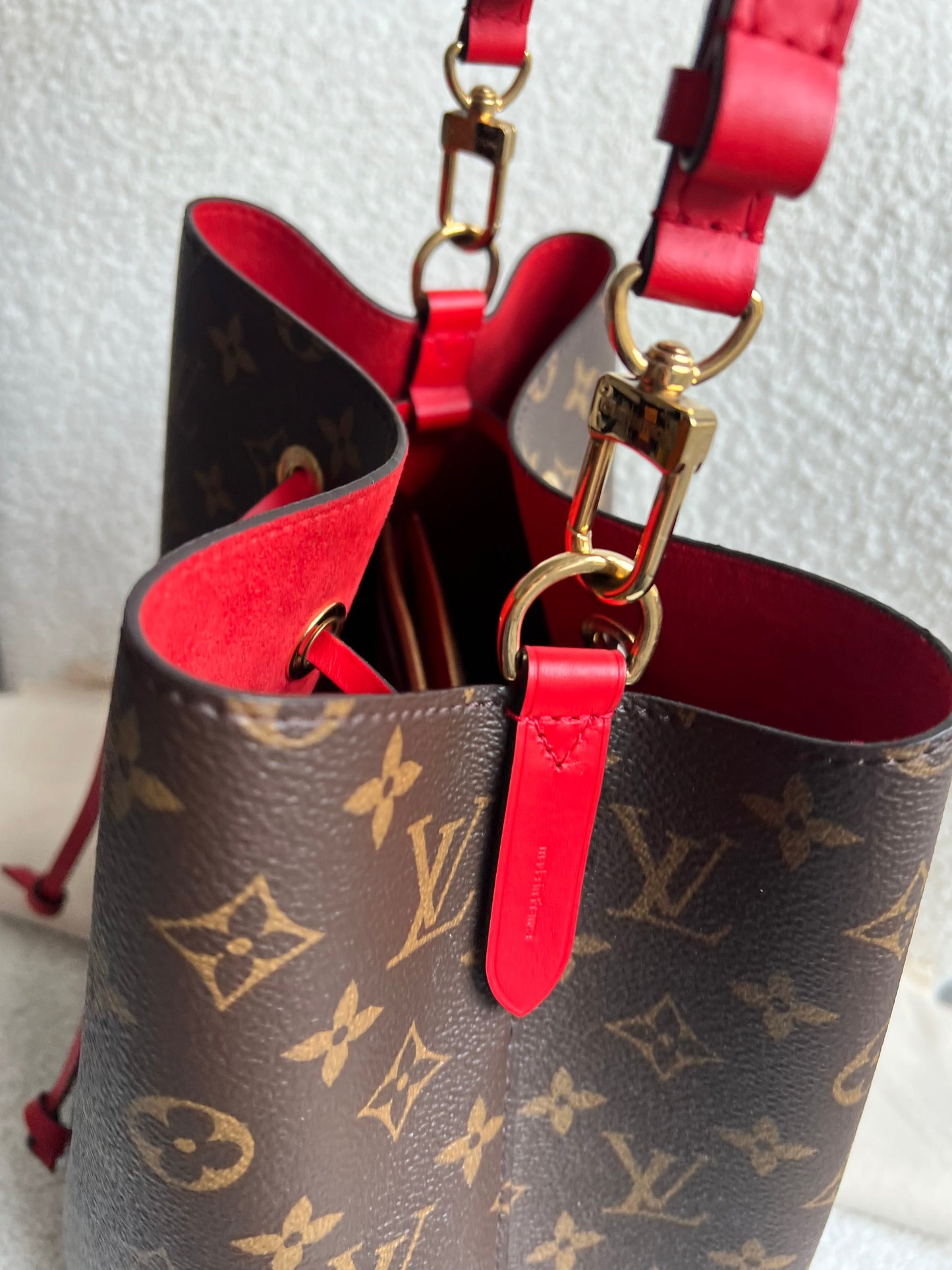 Louis Vuitton Neo Noe Monogram Coquelicot (RRP £1,790)