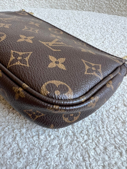Louis Vuitton Small Pochette Monogram