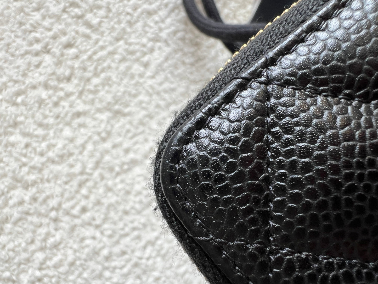 Chanel Black Quilted Caviar Zip Round Purse with Gold Hardware (RRP £550)
