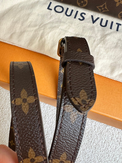 Louis Vuitton Pochette Metis Monogram (RRP £2,020)