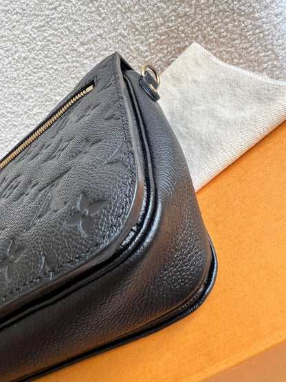 Louis Vuitton Pochette Metis Black Empreinte (RRP £2,200)