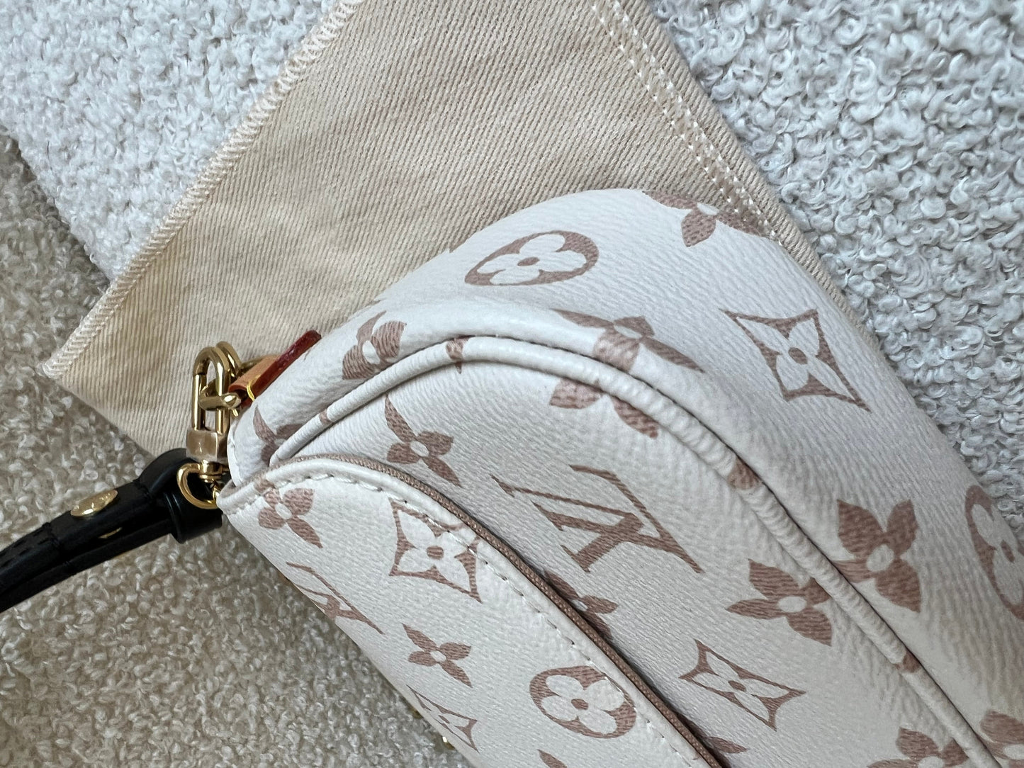 Louis Vuitton Ivy Wallet on Chain Bag Bicolour Monogram Dune Canvas (RRP £1400)