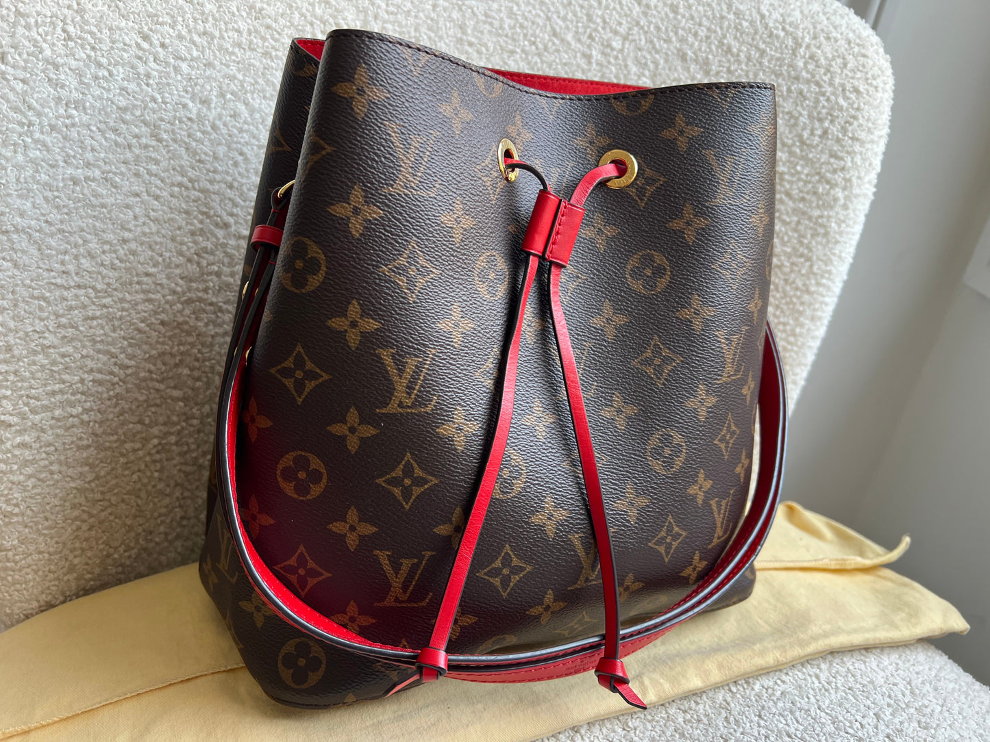 Louis Vuitton Neo Noe Monogram Coquelicot (RRP £1,790)