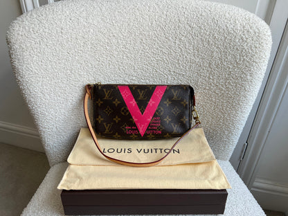 Louis Vuitton Pochette Accessoires Grenade Monogram V
