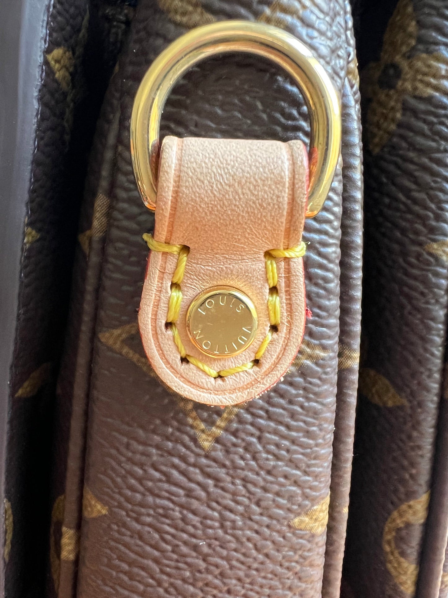 Louis Vuitton Pochette Metis Monogram (RRP £2,060)