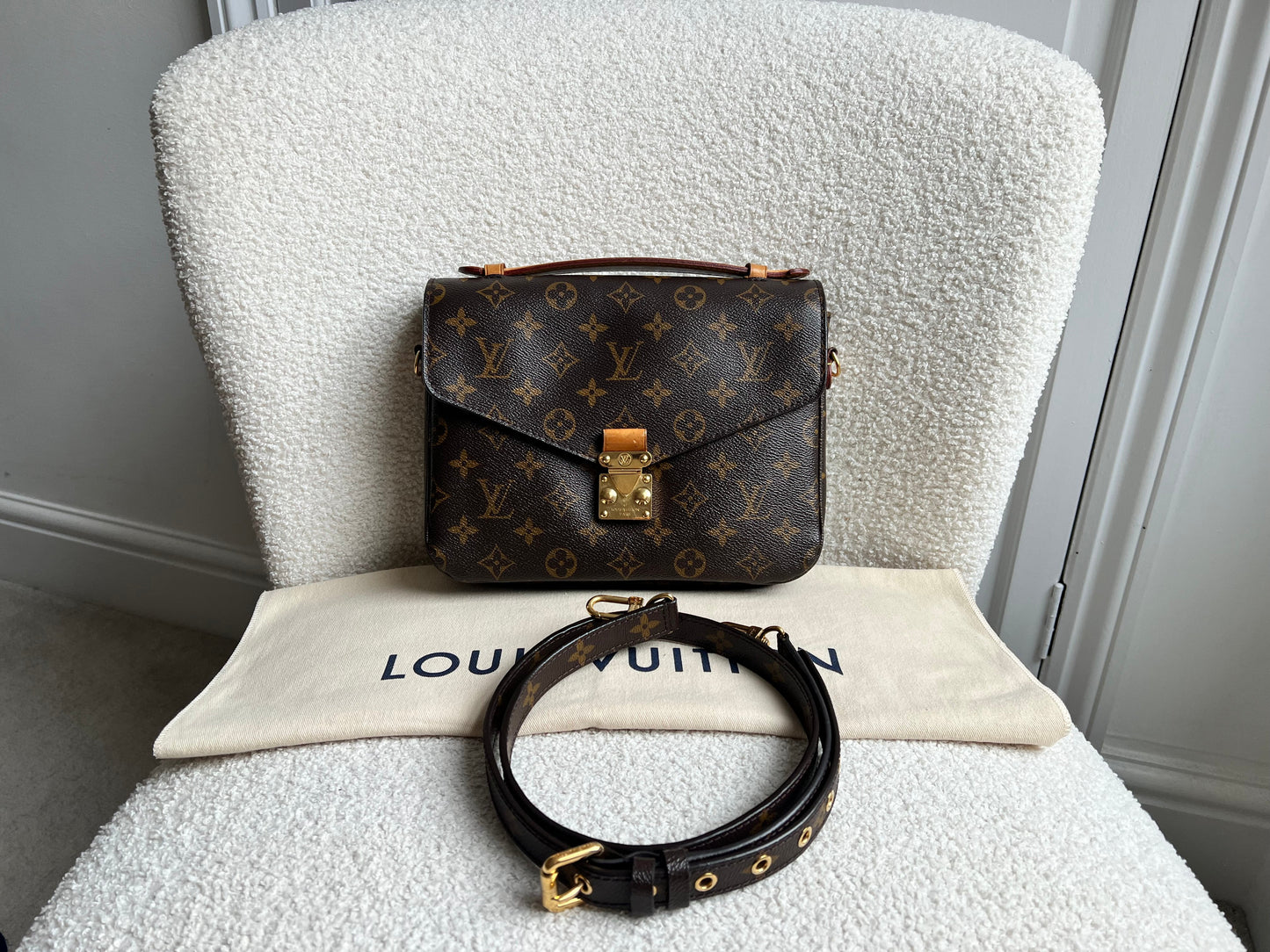 Louis Vuitton Pochette Metis Monogram (RRP £2,020)