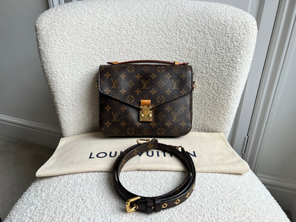Louis Vuitton Pochette Metis Monogram (RRP £2,020)