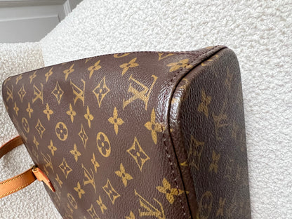 Louis Vuitton Luca Tote Monogram