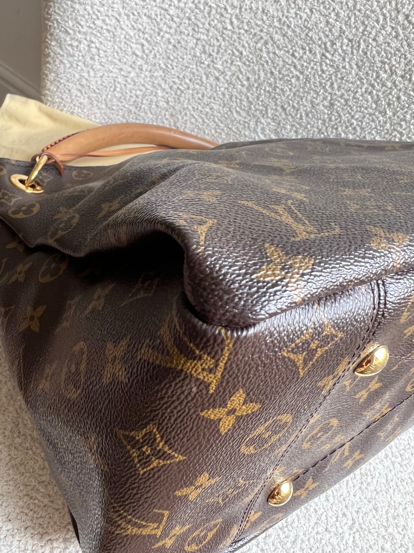 Louis Vuitton Artsy MM Monogram (RRP £1,940)