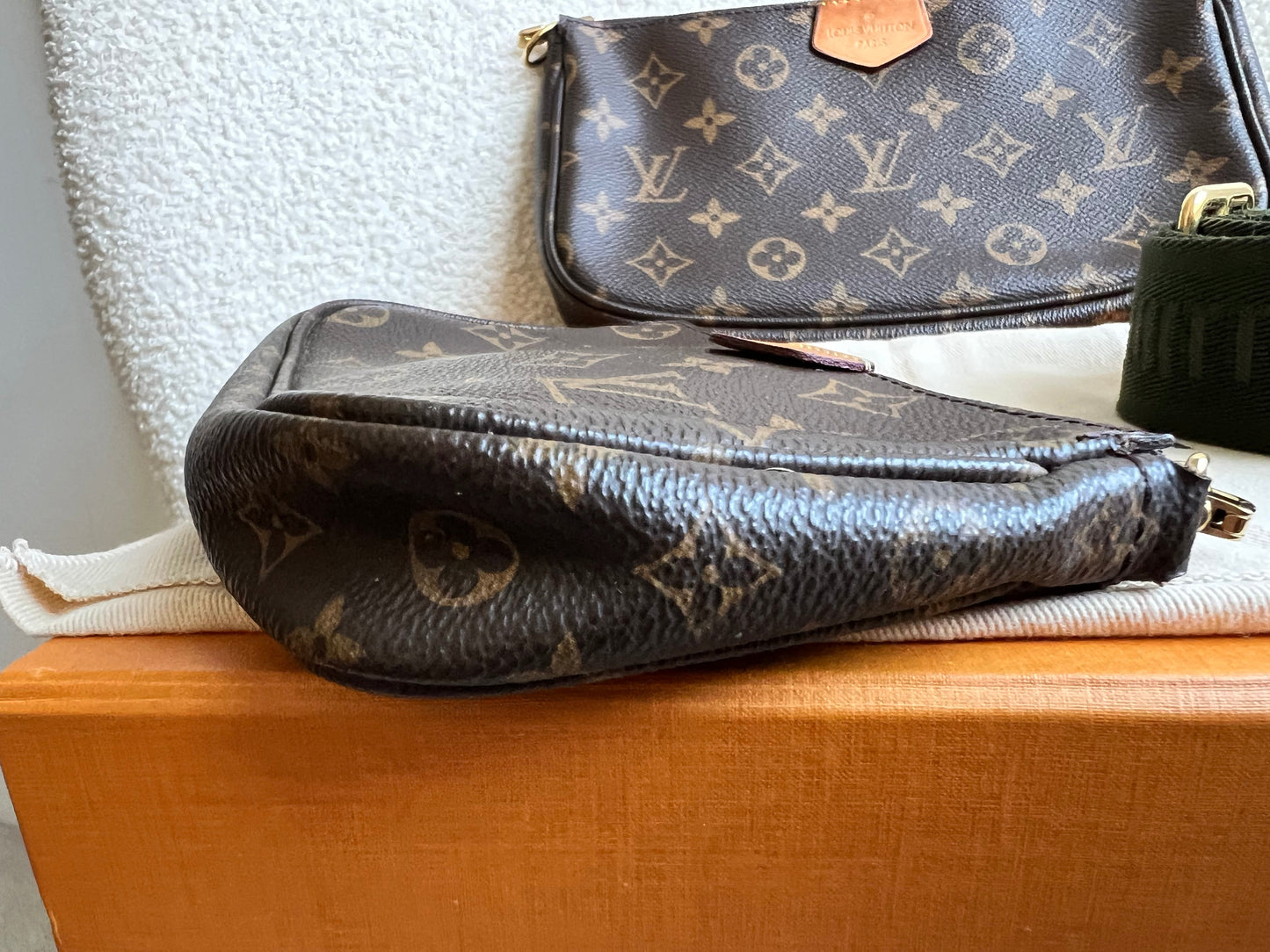 Louis Vuitton Multi Pochette Accessoires Khaki (RRP £2030)