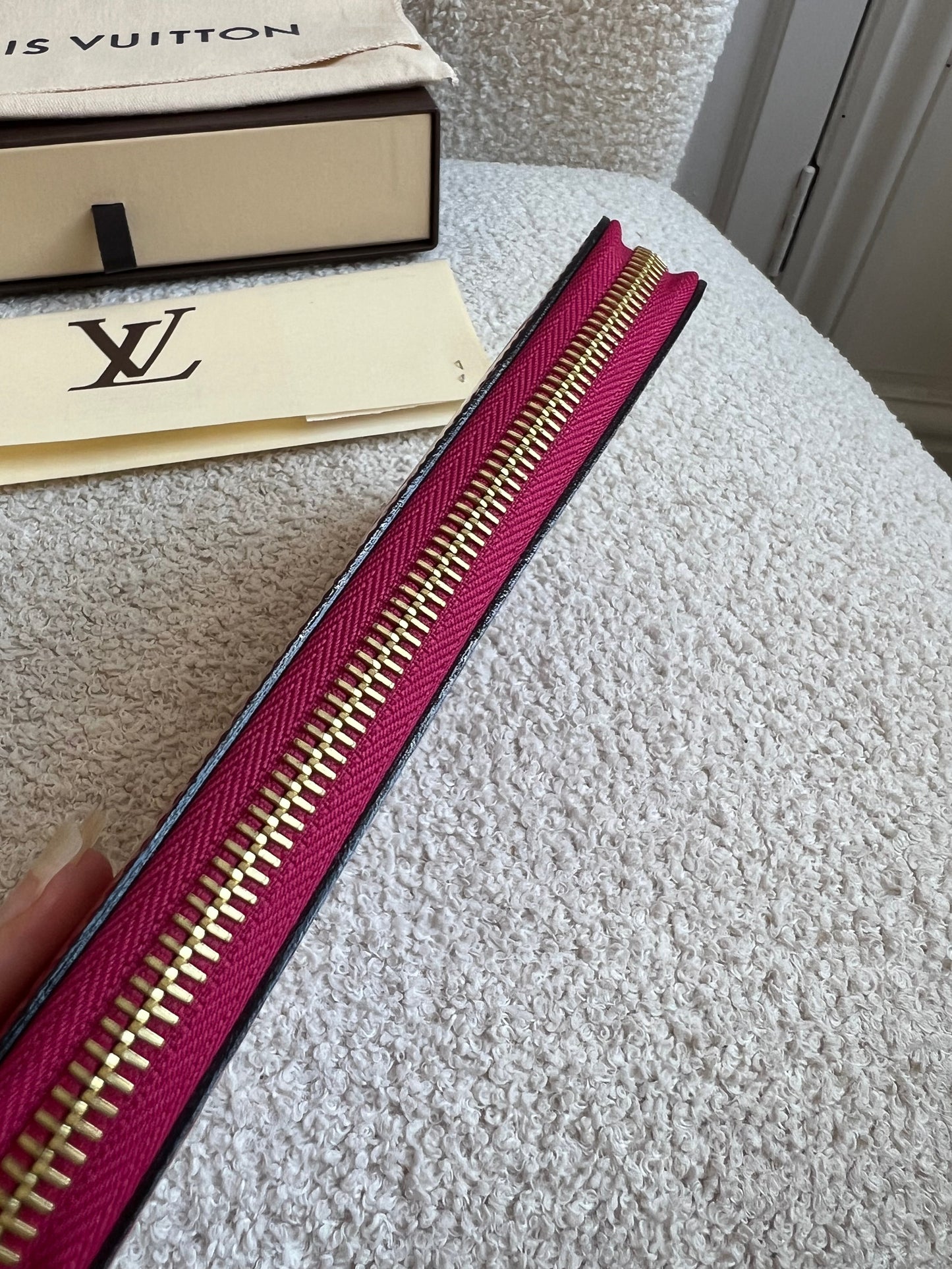 Louis Vuitton Zippy Wallet in Rose Indien Vernis Patent