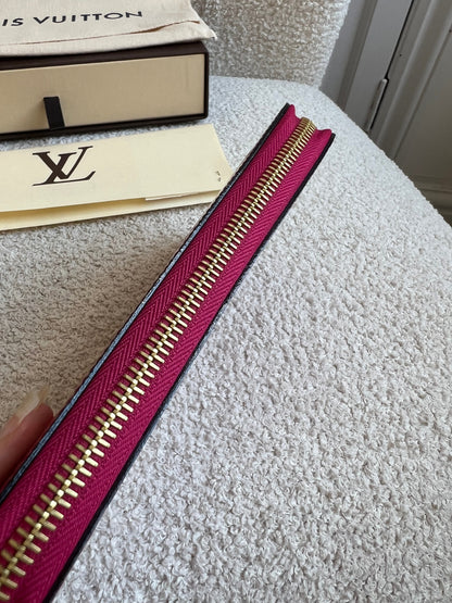 Louis Vuitton Zippy Wallet in Rose Indien Vernis Patent