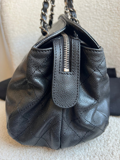 Chanel Vintage Caviar Timeless CC Chain Tote